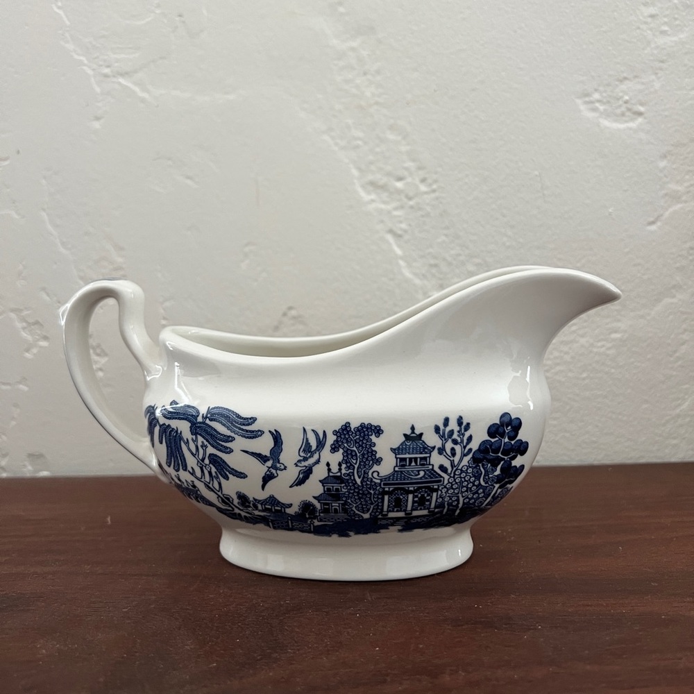 NWT Blue Willow Churchill ceramic Gravy Pitcher